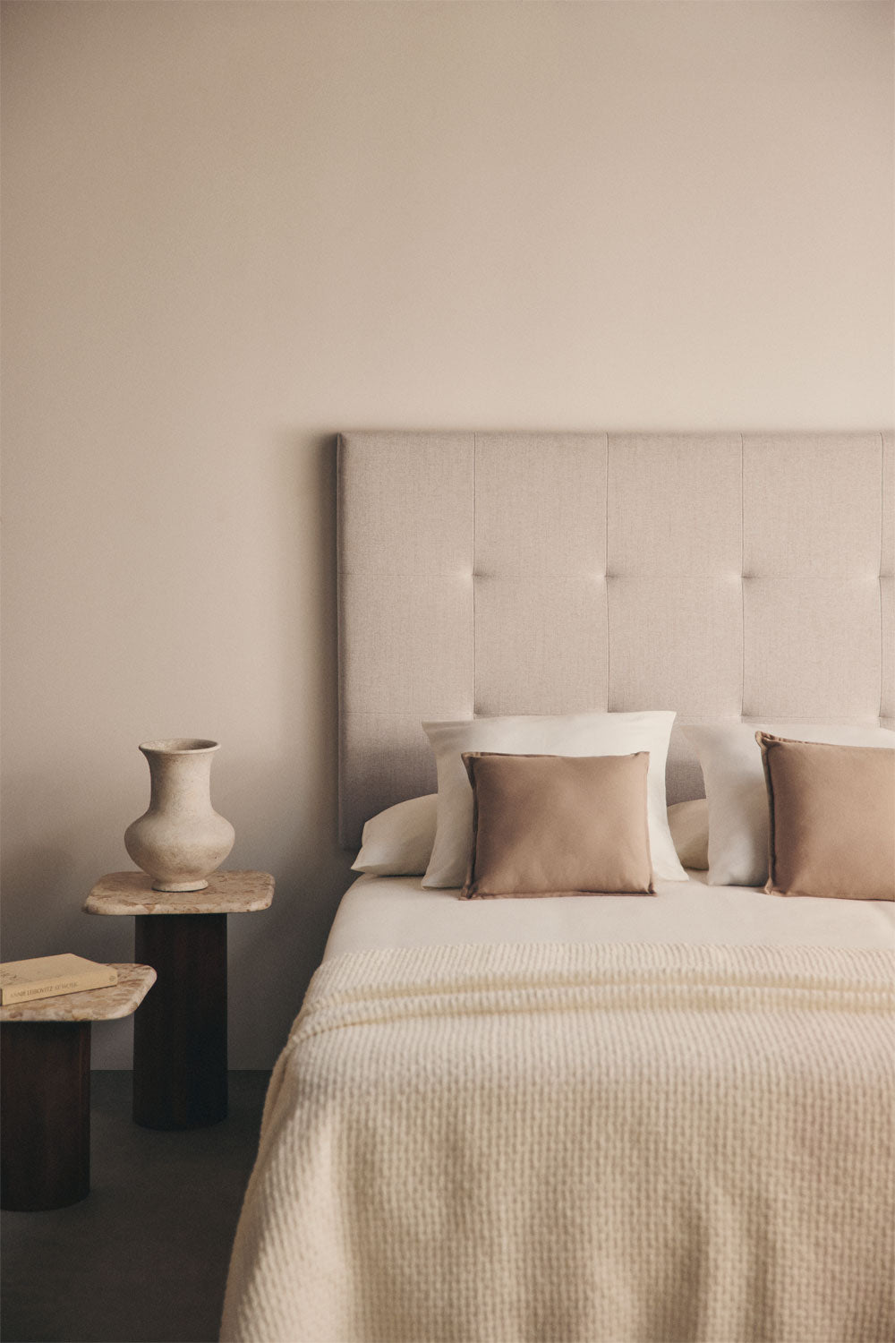 Tête de lit capitonnée en tissu beige crème, hauteur 100 cm